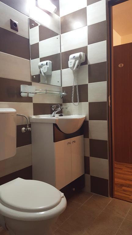 Casa Alex Ξενοδοχείο Târgu Jiu Εξωτερικό φωτογραφία