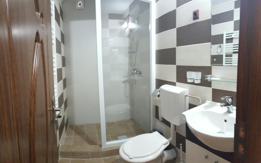 Casa Alex Ξενοδοχείο Târgu Jiu Δωμάτιο φωτογραφία