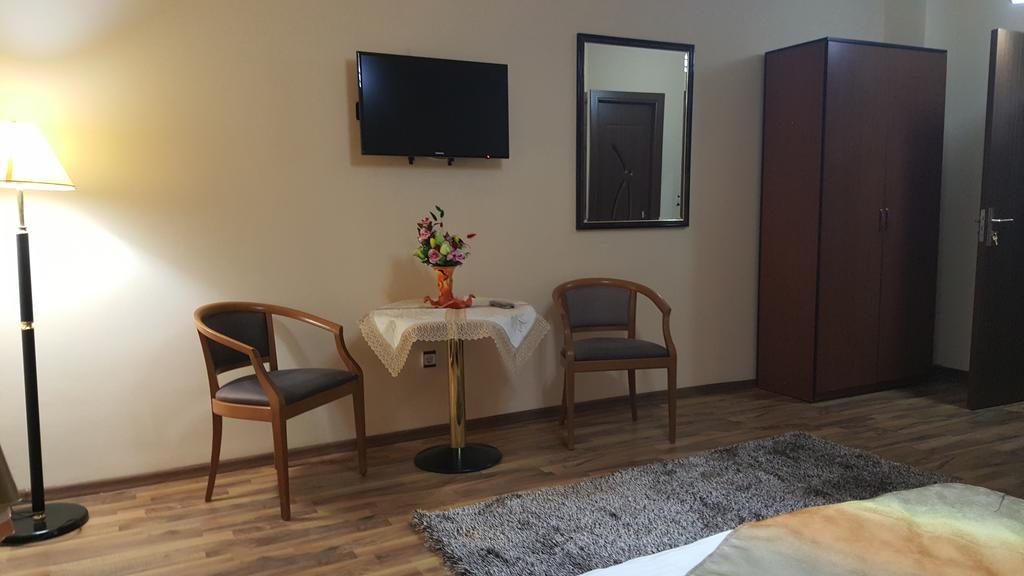 Casa Alex Ξενοδοχείο Târgu Jiu Δωμάτιο φωτογραφία
