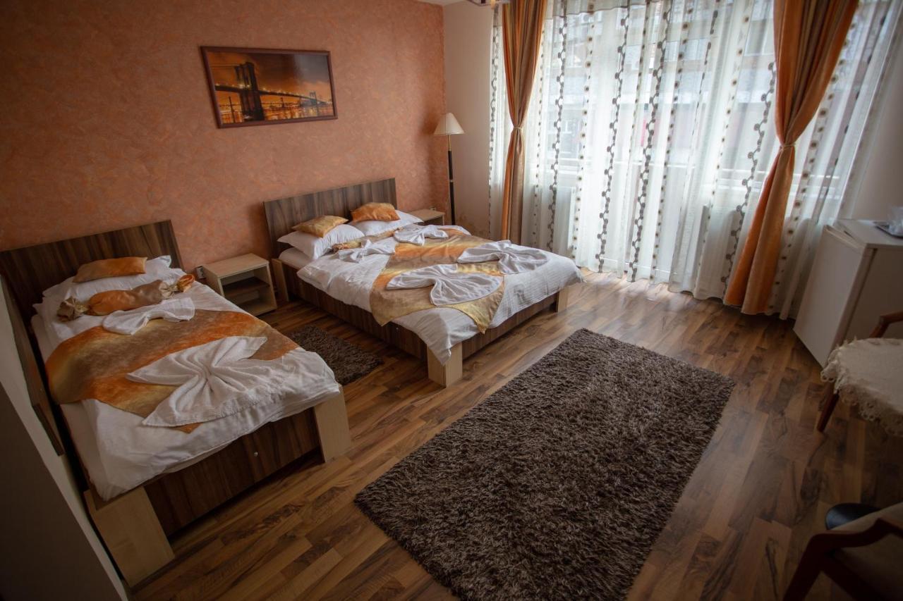 Casa Alex Ξενοδοχείο Târgu Jiu Εξωτερικό φωτογραφία