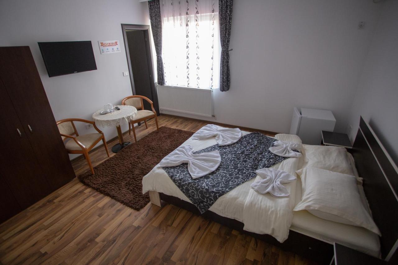 Casa Alex Ξενοδοχείο Târgu Jiu Εξωτερικό φωτογραφία