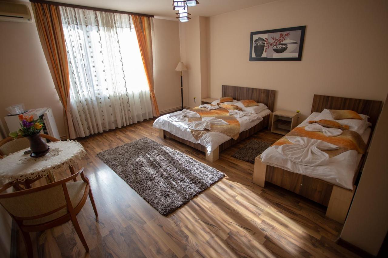 Casa Alex Ξενοδοχείο Târgu Jiu Εξωτερικό φωτογραφία