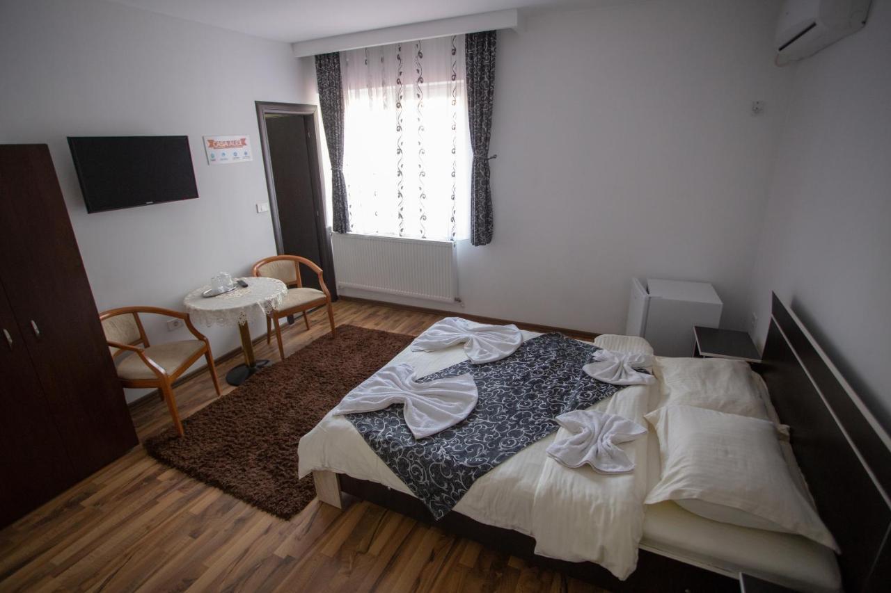 Casa Alex Ξενοδοχείο Târgu Jiu Εξωτερικό φωτογραφία
