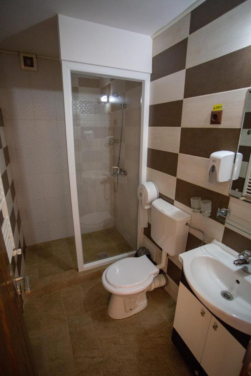 Casa Alex Ξενοδοχείο Târgu Jiu Εξωτερικό φωτογραφία